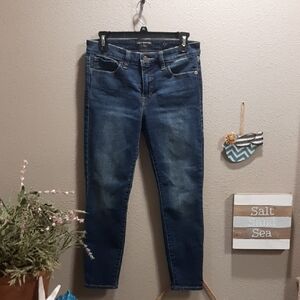 Lucky Brand Mid Rise Ava Crop Size 4/27
